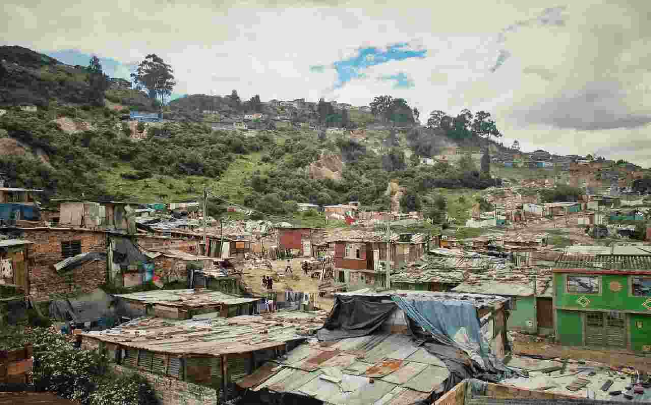 Poverty and lack of housing facilities in Colombia