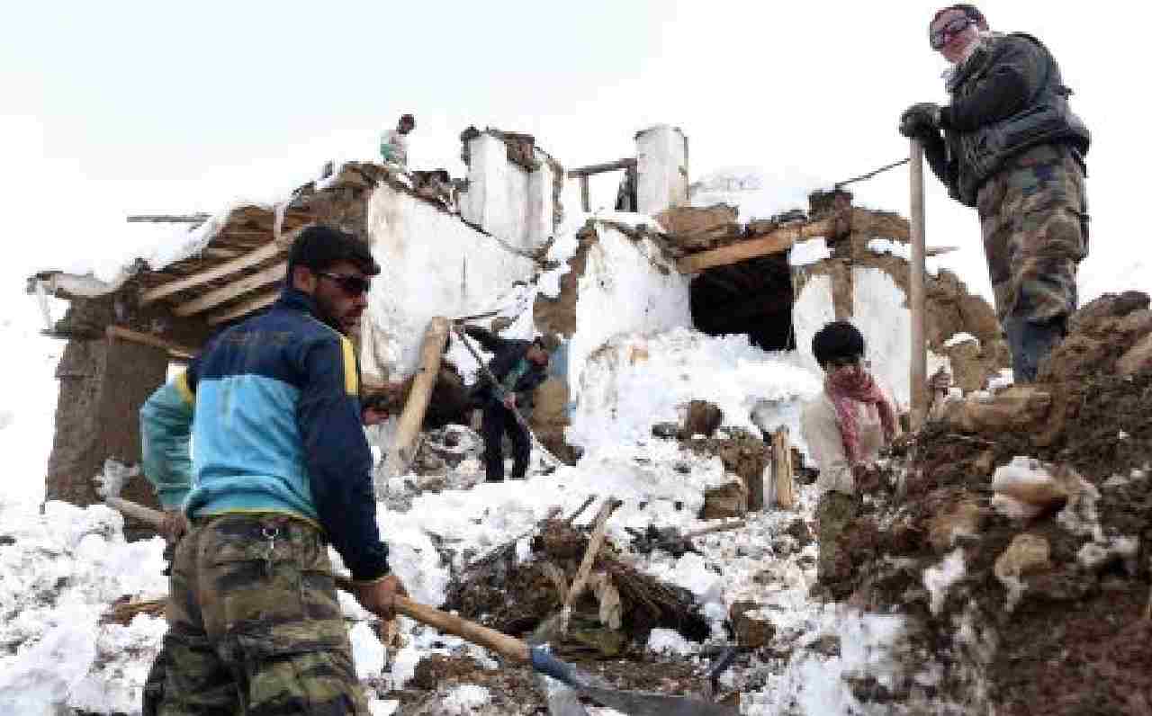 Earthquake victims left in the cold