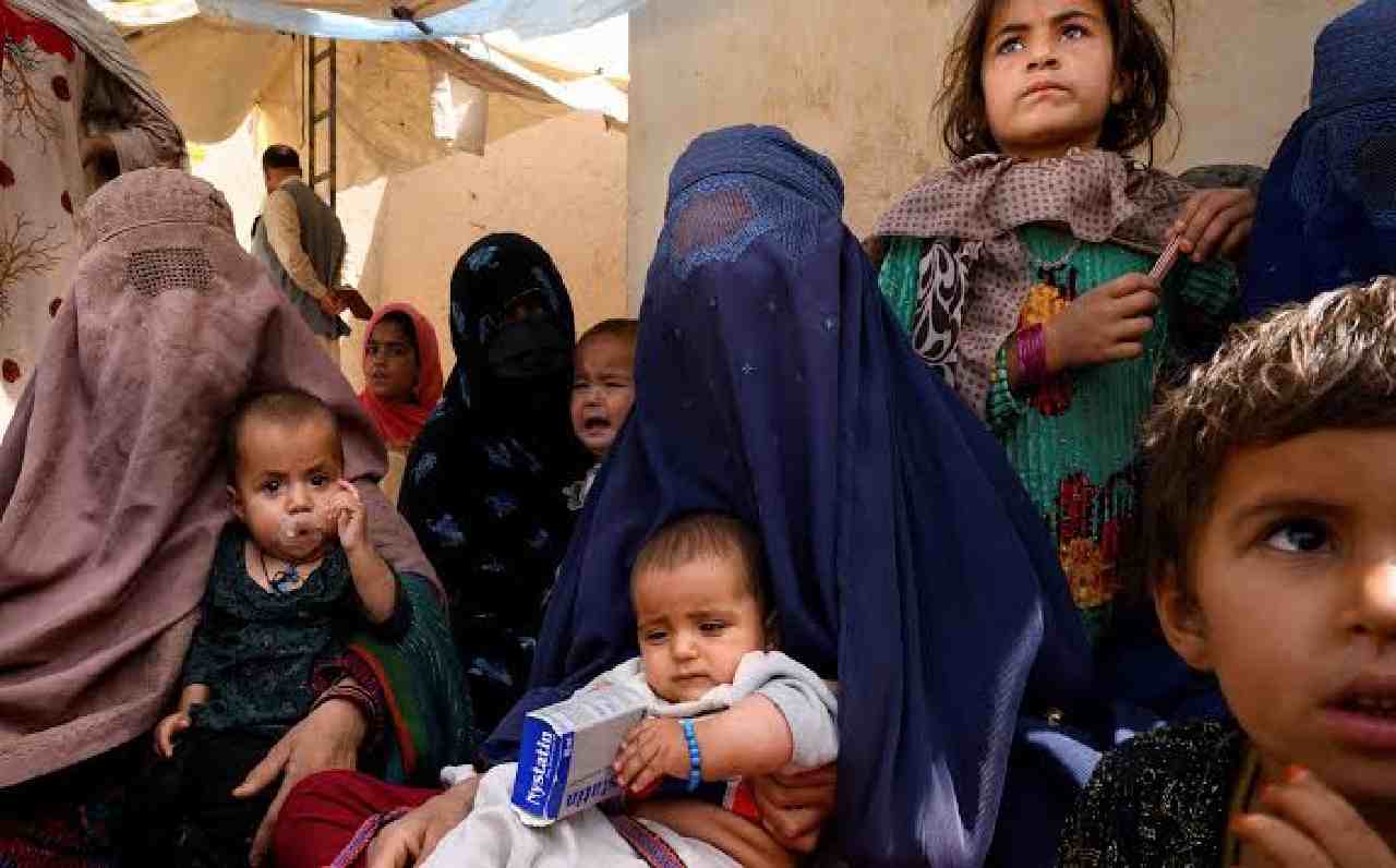 Afghanistan: Selling children to save lives