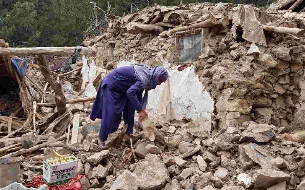 Afghanistan: Earthquake kills and injures thousands
